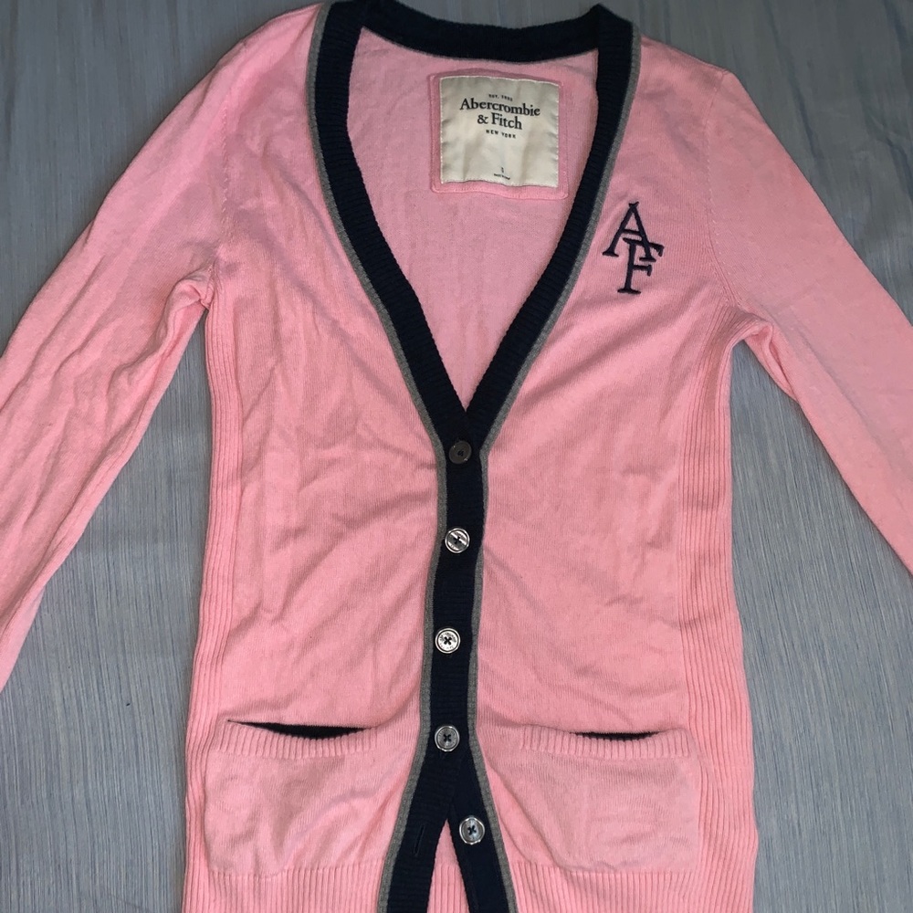 Ambercrombie & Fitch pink cardigan